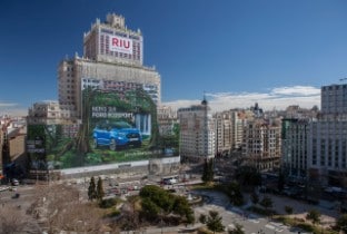 The enormous new Ford EcoSport billboard in Madrid, Spain...